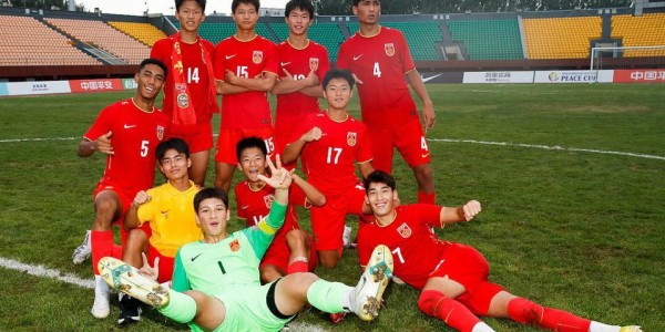 开云体育-17岁恒大混血中卫加盟中超新军！曾率国少夺东亚杯，不自律被除名