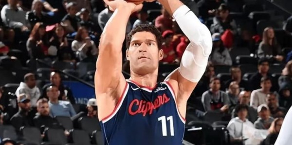 开云体育-快船117-109黄蜂！哈登看清现实，小卡表态成关键，一人早该重用