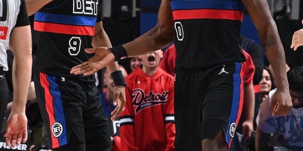 云开体育-哪些球队将低于预期？健康问题困扰独行侠 马刺主帅&amp;amp;amp;投射或成短板