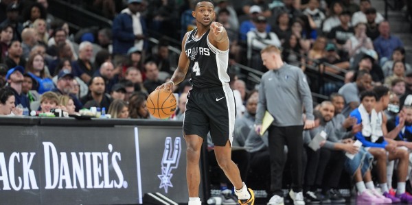 云开体育-哪些球队将低于预期？健康问题困扰独行侠 马刺主帅&amp;amp;amp;投射或成短板