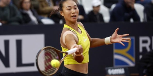 开云体育-遭逆转无缘创造最佳 郑钦文还在寻找自己的网球