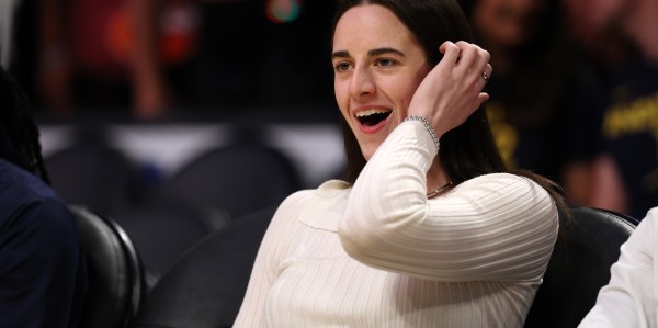 克拉克去年拒绝Big3联赛1500万美元报价 WNBA年薪仅7.8万