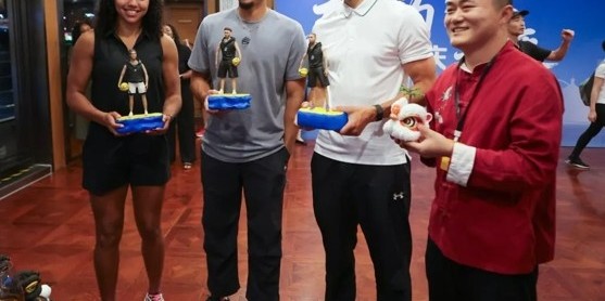 开云体育-库里社媒晒出一大波中国行图片&amp;amp;视频：这里的能量不可思议